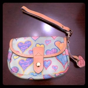 dooney and bourke wallet wristlet